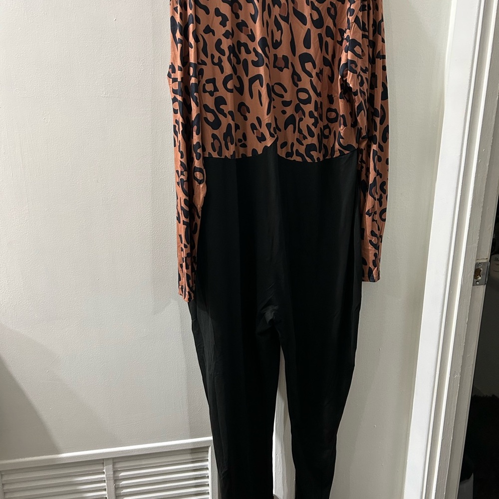 Chic Animal Print Jumpsuit with Black Contrast